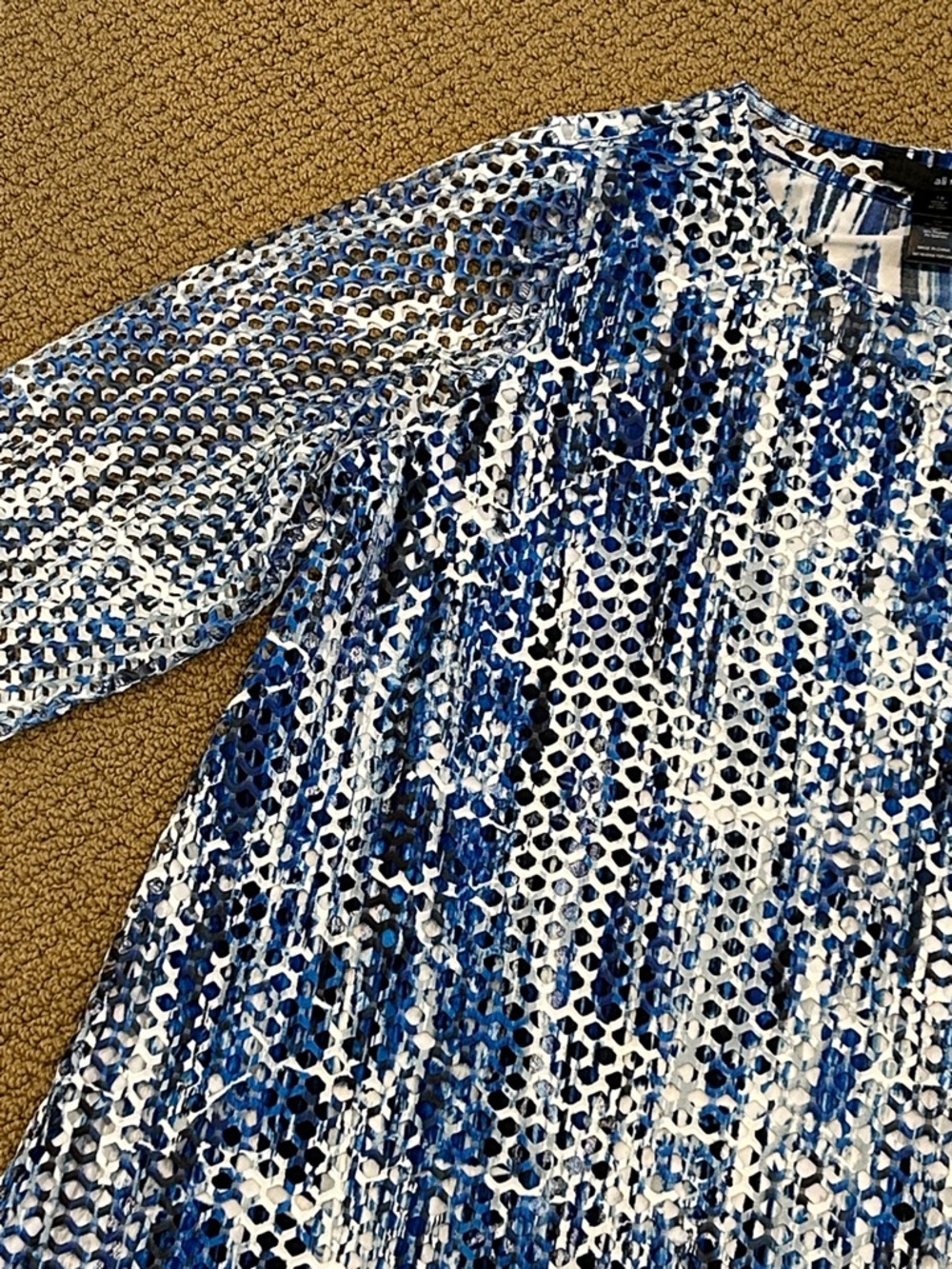 Ali Miles Blue White Abstract Mesh Overlay Tunic Top 1X Lagenlook Art to Wear - Picture 4 of 17